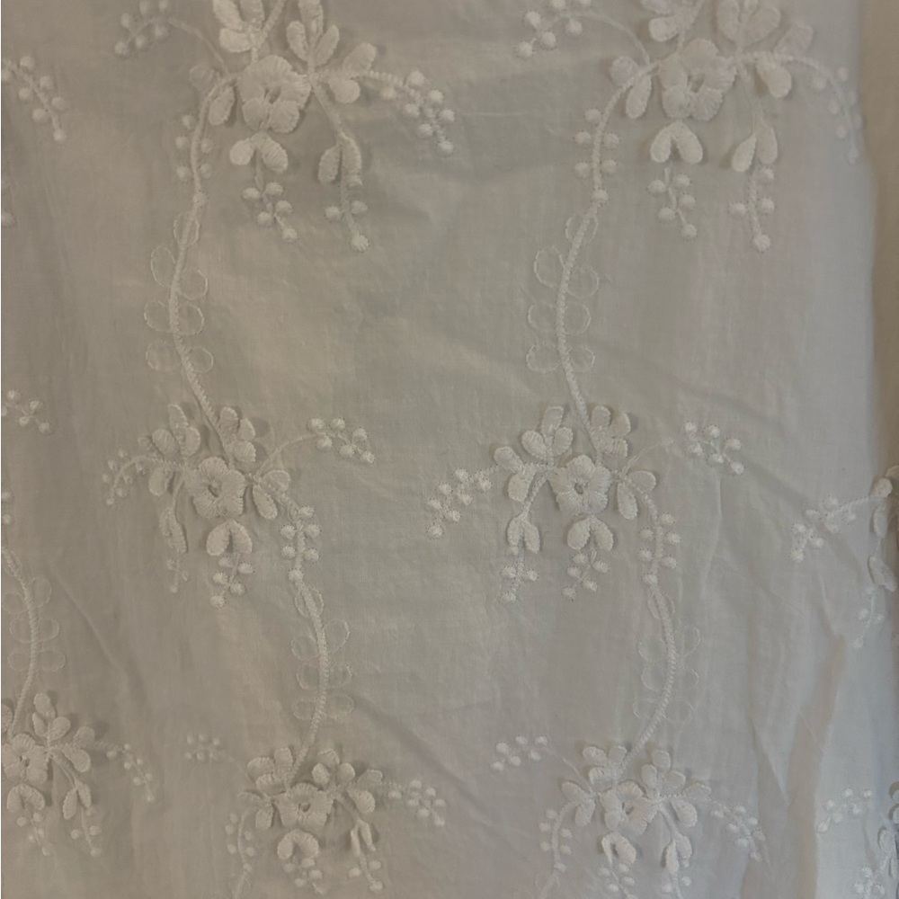 White Lace Dress with Short Sleeves - Picture 3 of 4